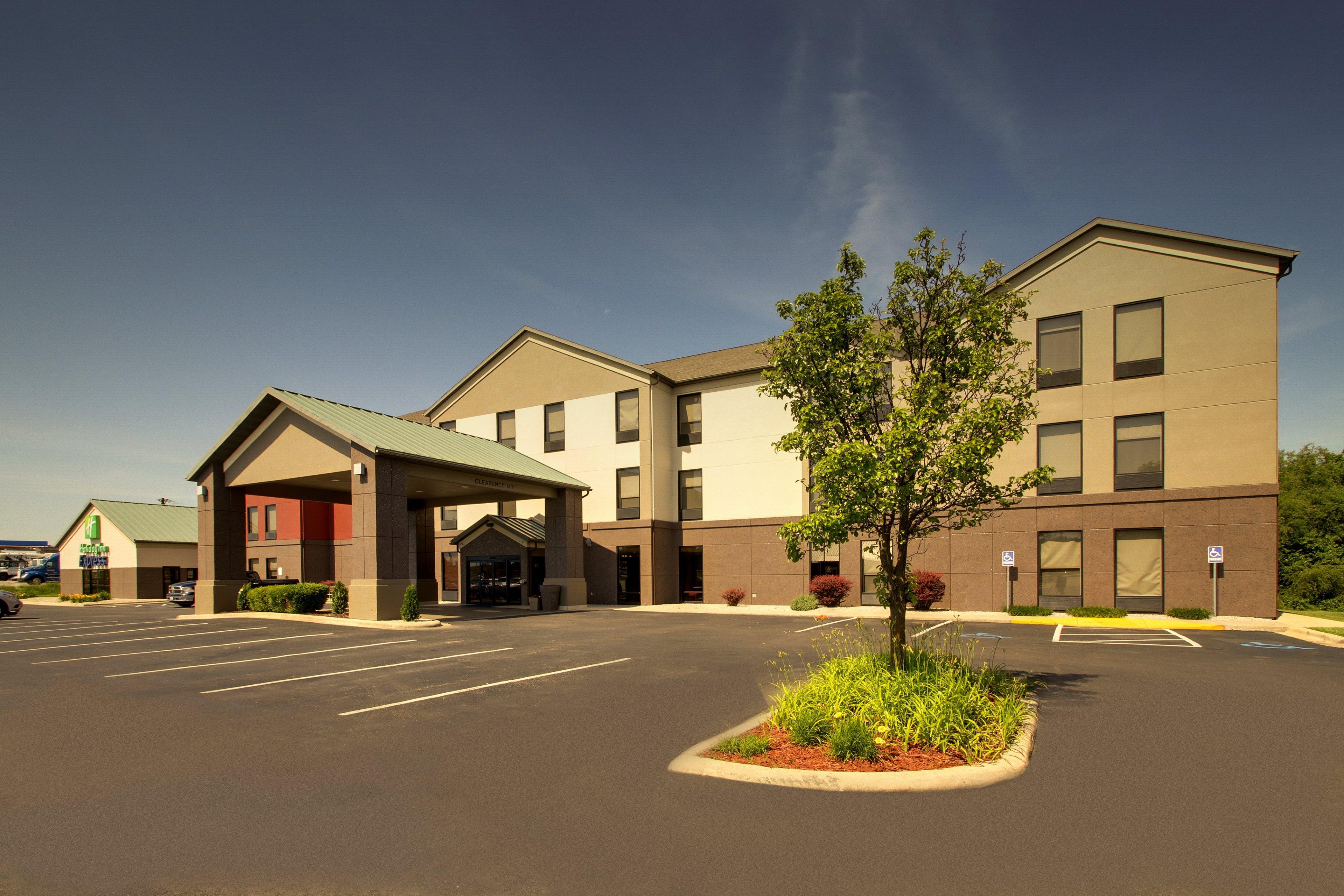 Holiday Inn Express Hotel & Suites Lebanon By Ihg Exterior foto