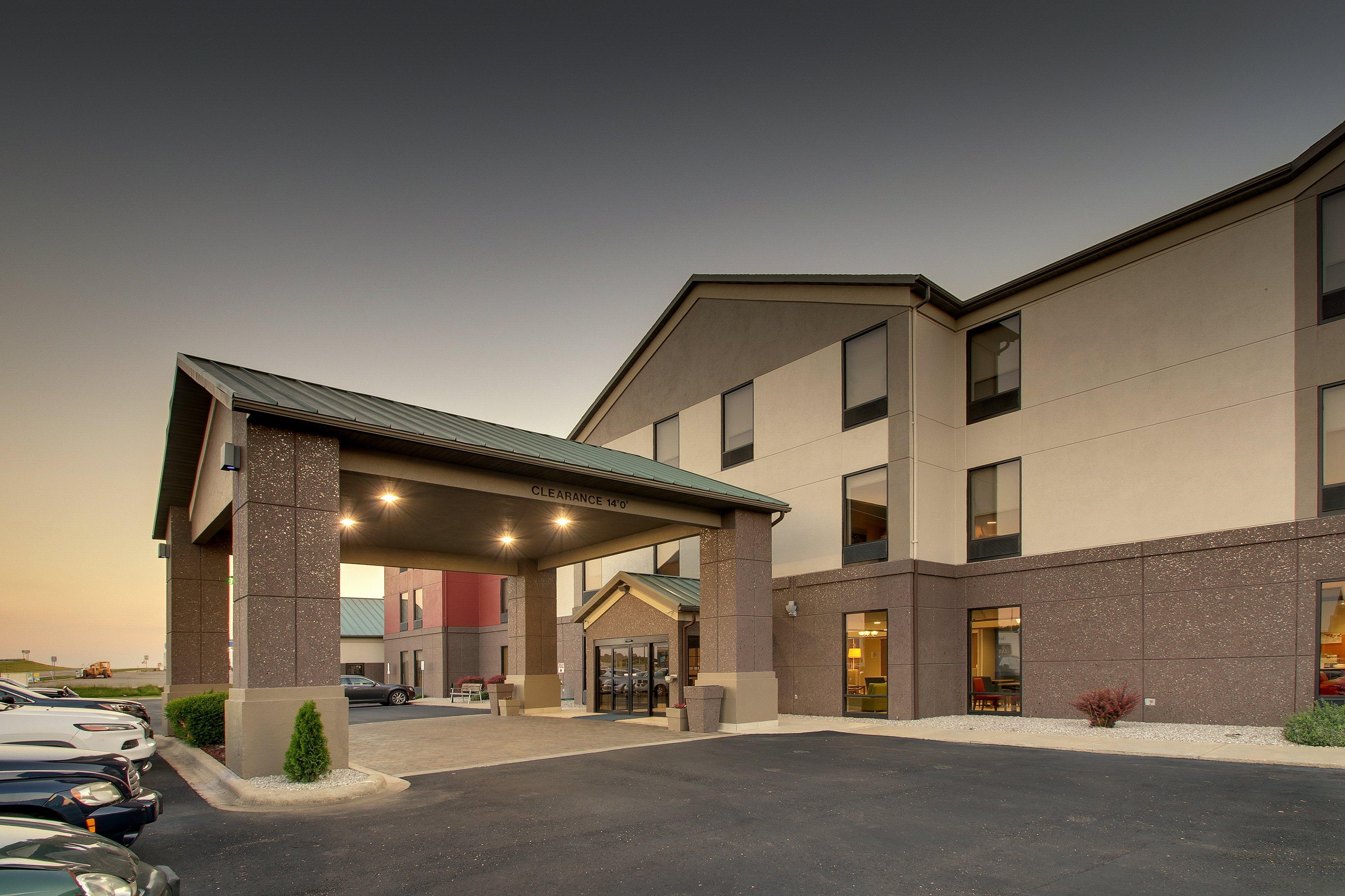 Holiday Inn Express Hotel & Suites Lebanon By Ihg Exterior foto