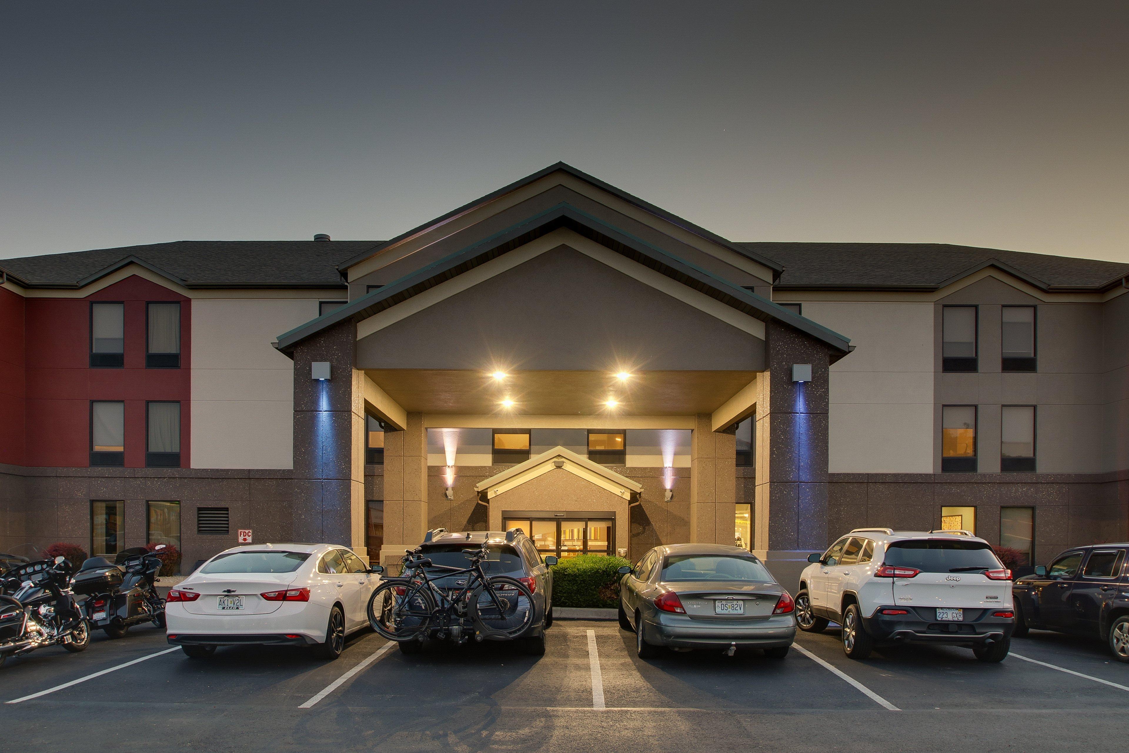 Holiday Inn Express Hotel & Suites Lebanon By Ihg Exterior foto
